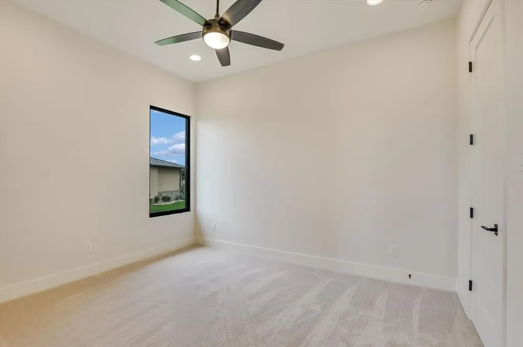 2401 Kahala Sunset Drive Spicewood TX 78669