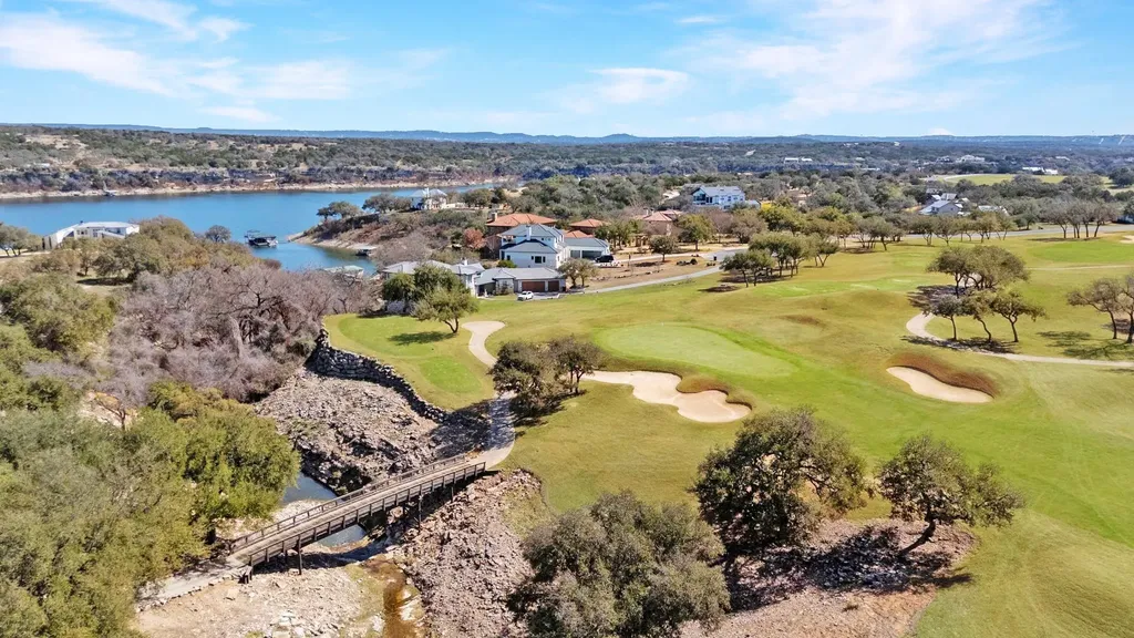 2401 Kahala Sunset Drive Spicewood TX 78669