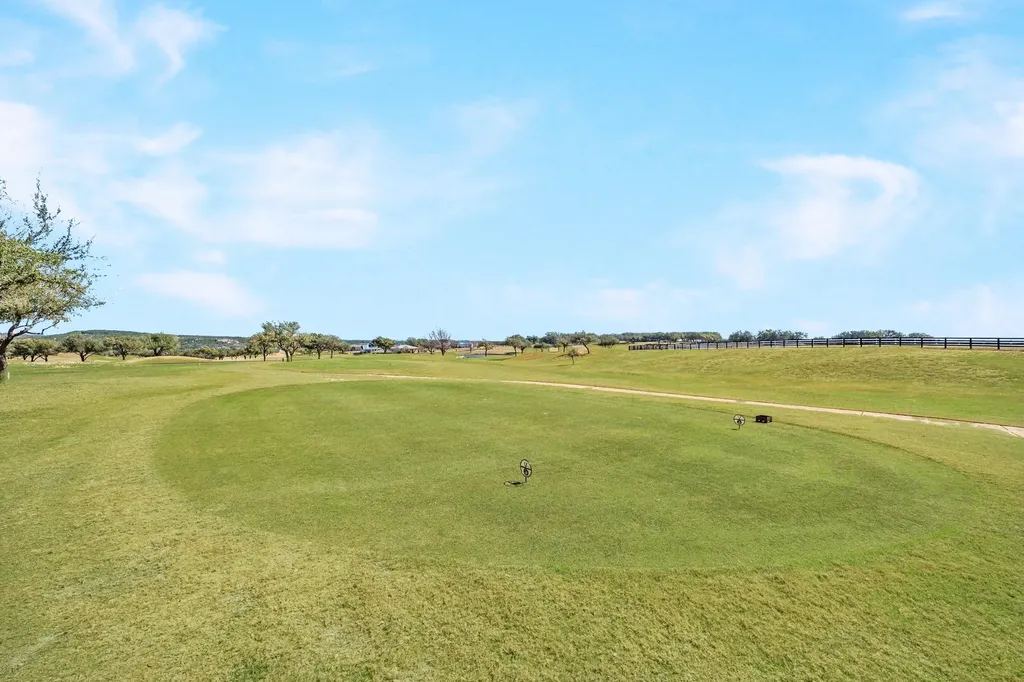 2401 Kahala Sunset Drive Spicewood TX 78669