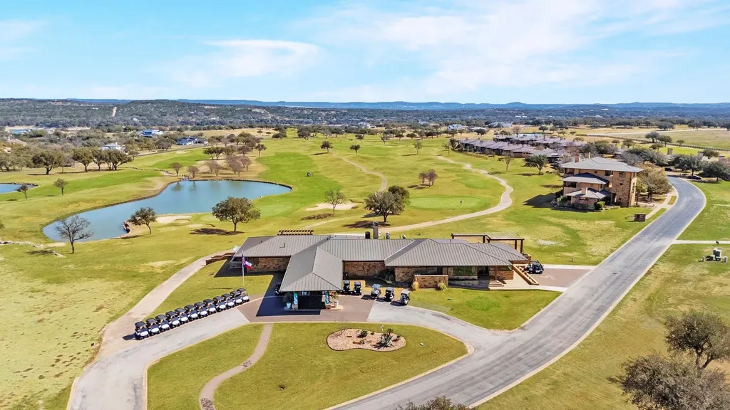 2401 Kahala Sunset Drive Spicewood TX 78669
