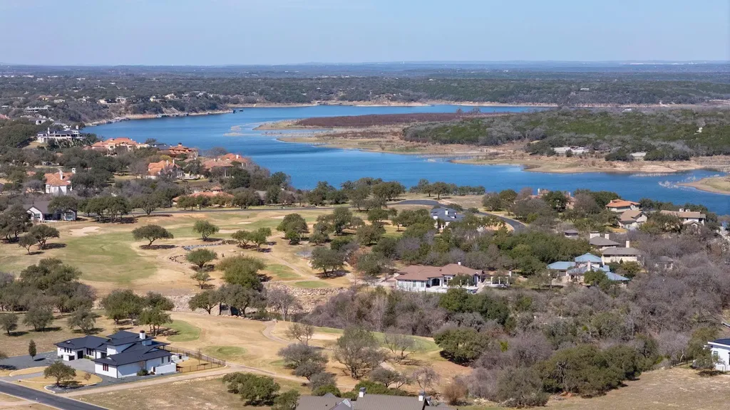 2401 Kahala Sunset Drive Spicewood TX 78669