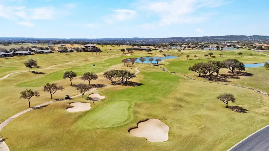 2401 Kahala Sunset Drive Spicewood TX 78669
