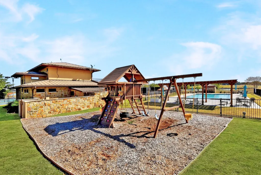 2401 Kahala Sunset Drive Spicewood TX 78669