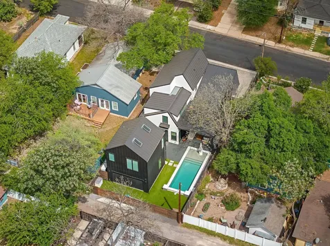 1804 Walnut Avenue Austin TX 78702