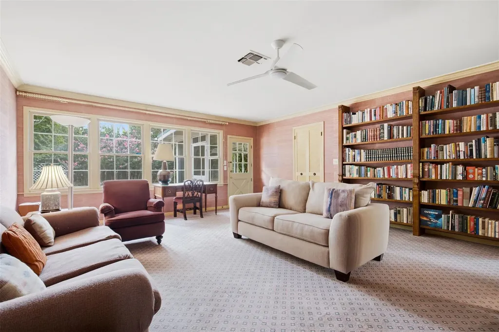 4202 Farhills Drive Austin TX 78731