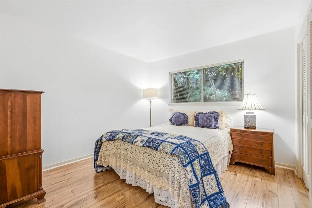 4202 Farhills Drive Austin TX 78731