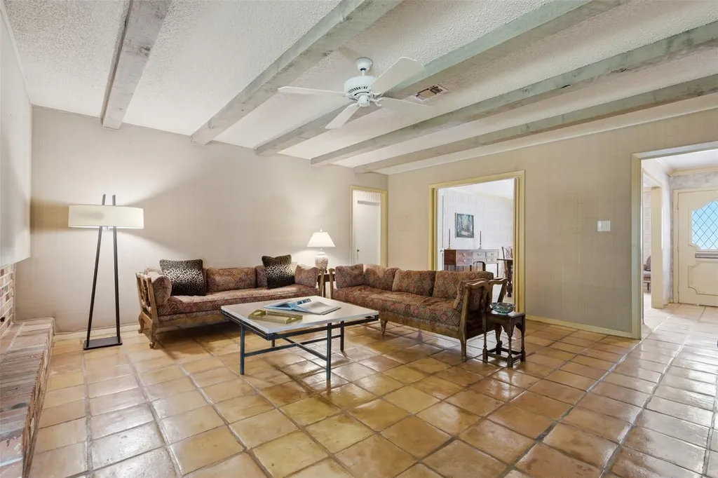 4202 Farhills Drive Austin TX 78731