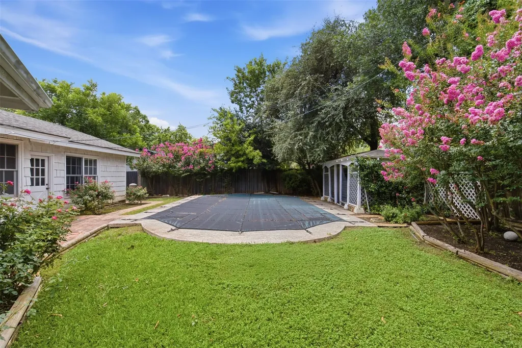 4202 Farhills Drive Austin TX 78731