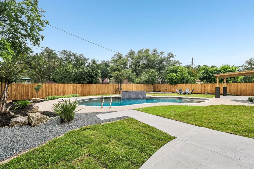 11809 Charing Cross Road Austin TX 78759