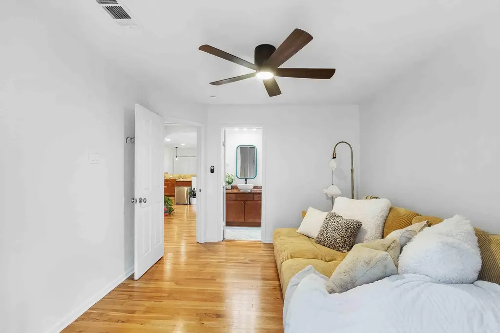 2011 Meadowridge Drive Austin TX 78704