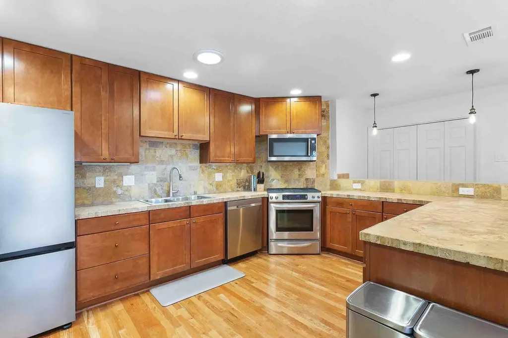 2011 Meadowridge Drive Austin TX 78704