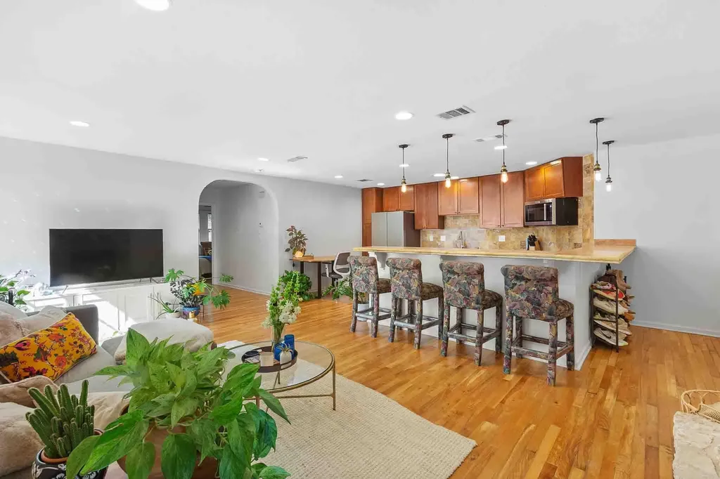 2011 Meadowridge Drive Austin TX 78704