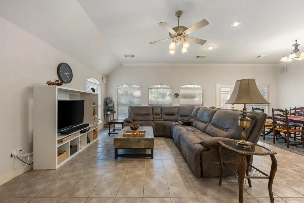 3745 Derby Trail Round Rock TX 78681
