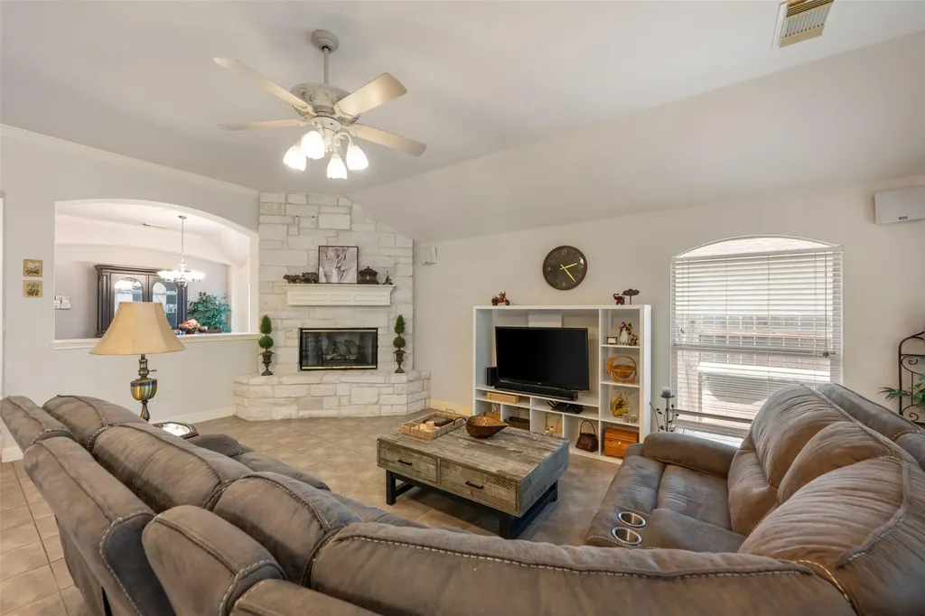 3745 Derby Trail Round Rock TX 78681