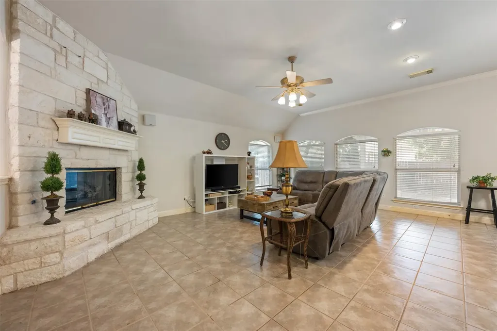 3745 Derby Trail Round Rock TX 78681