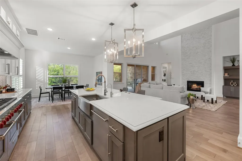312 Bisset Court Austin TX 78738