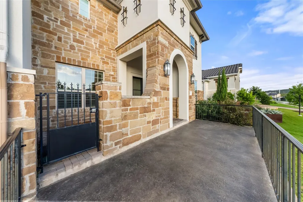 312 Bisset Court Austin TX 78738