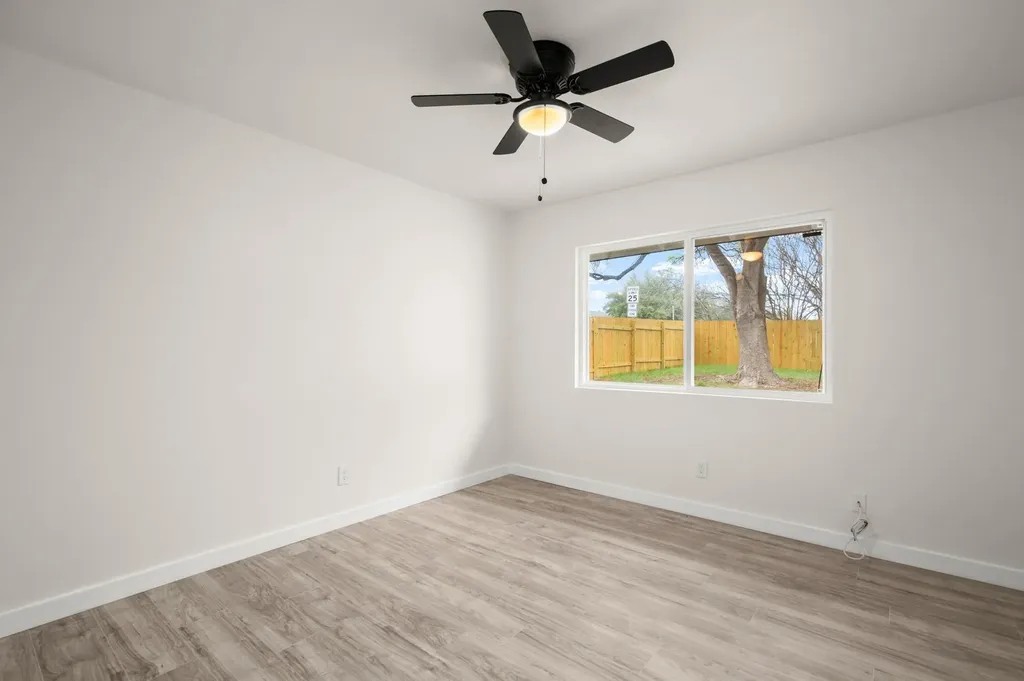 2100 Deadwood Drive Austin TX 78744