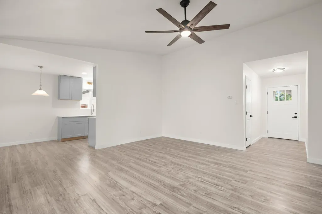 2100 Deadwood Drive Austin TX 78744