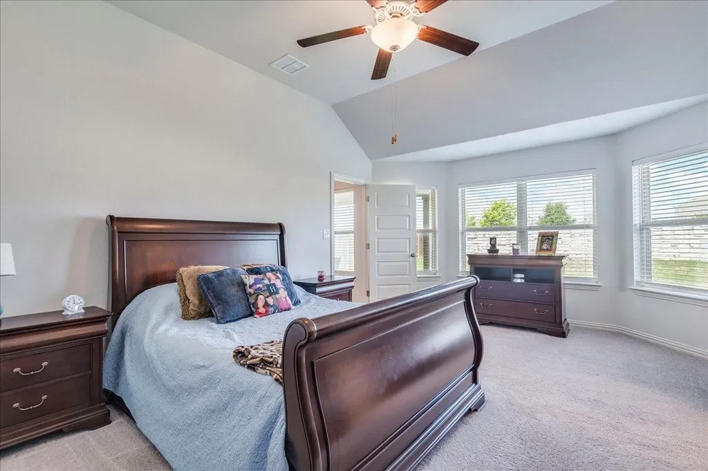 499 Coyote Creek Way Kyle TX 78640