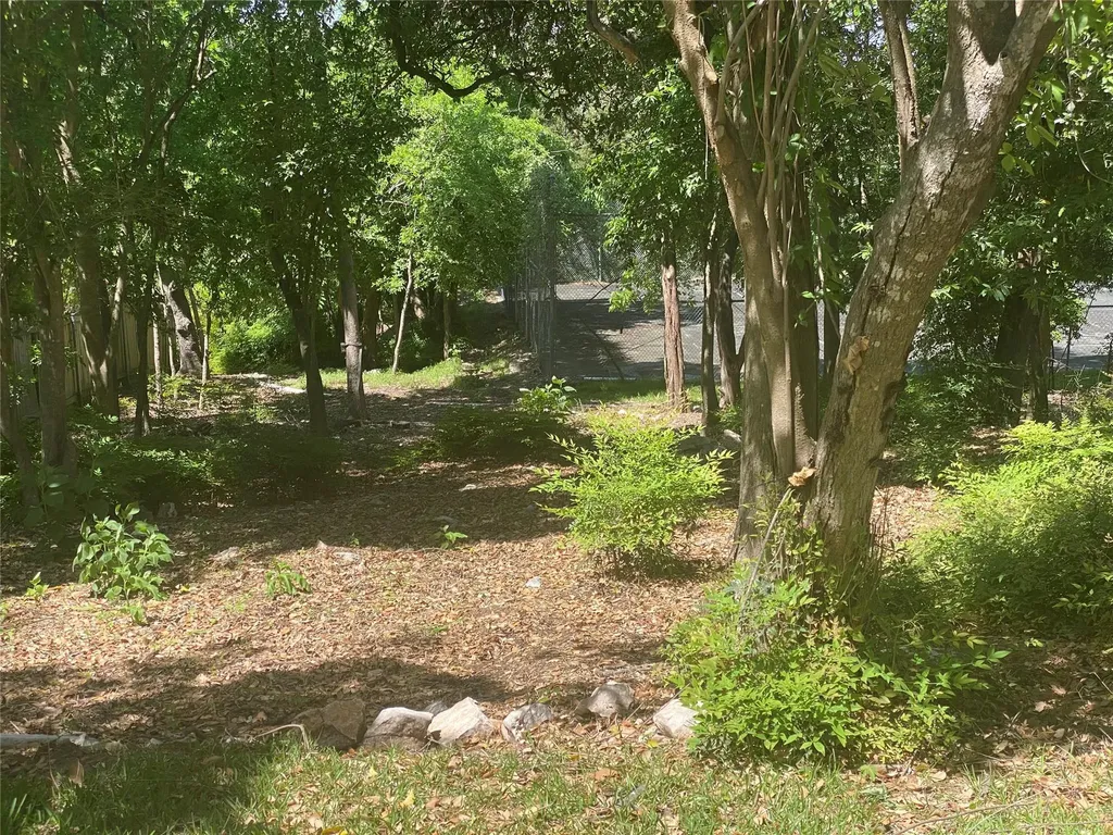 8910 Wildridge Drive Austin TX 78759