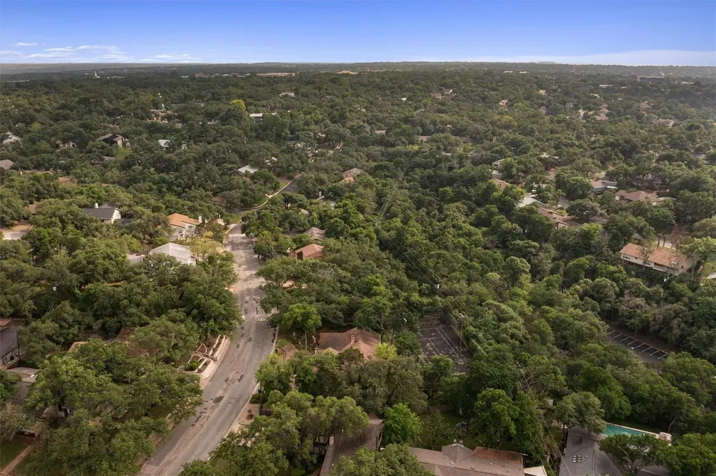 8910 Wildridge Drive Austin TX 78759