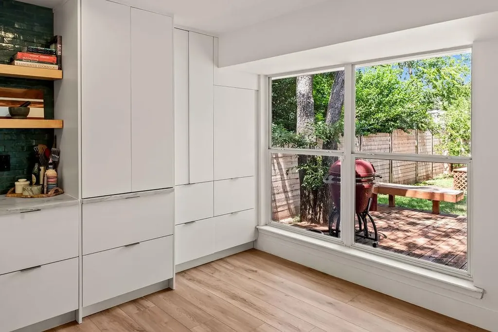 12002 Saxony Lane Austin TX 78727