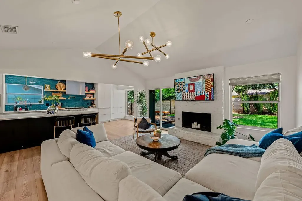 12002 Saxony Lane Austin TX 78727