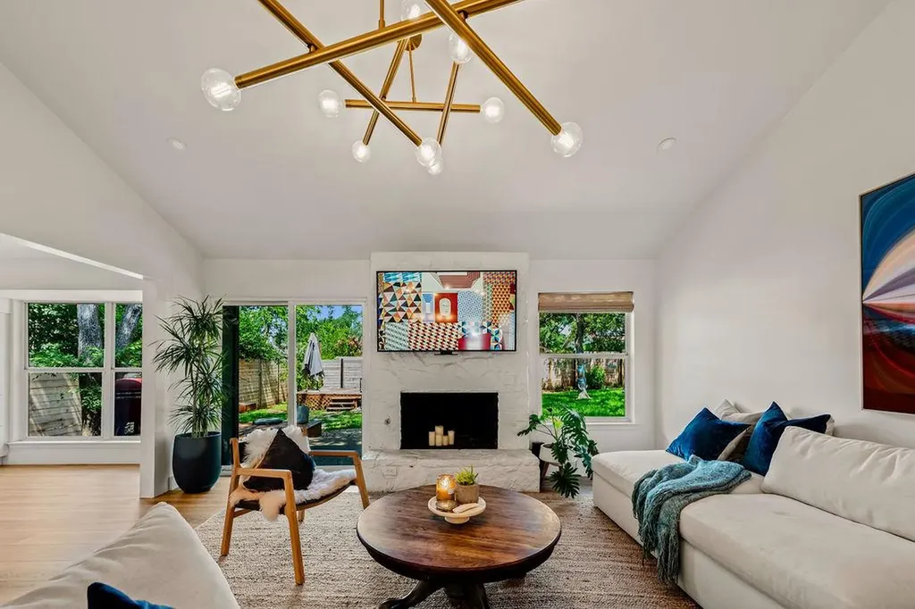 12002 Saxony Lane Austin TX 78727