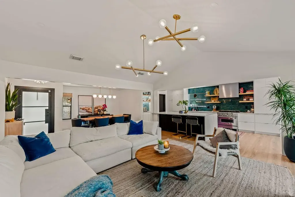 12002 Saxony Lane Austin TX 78727