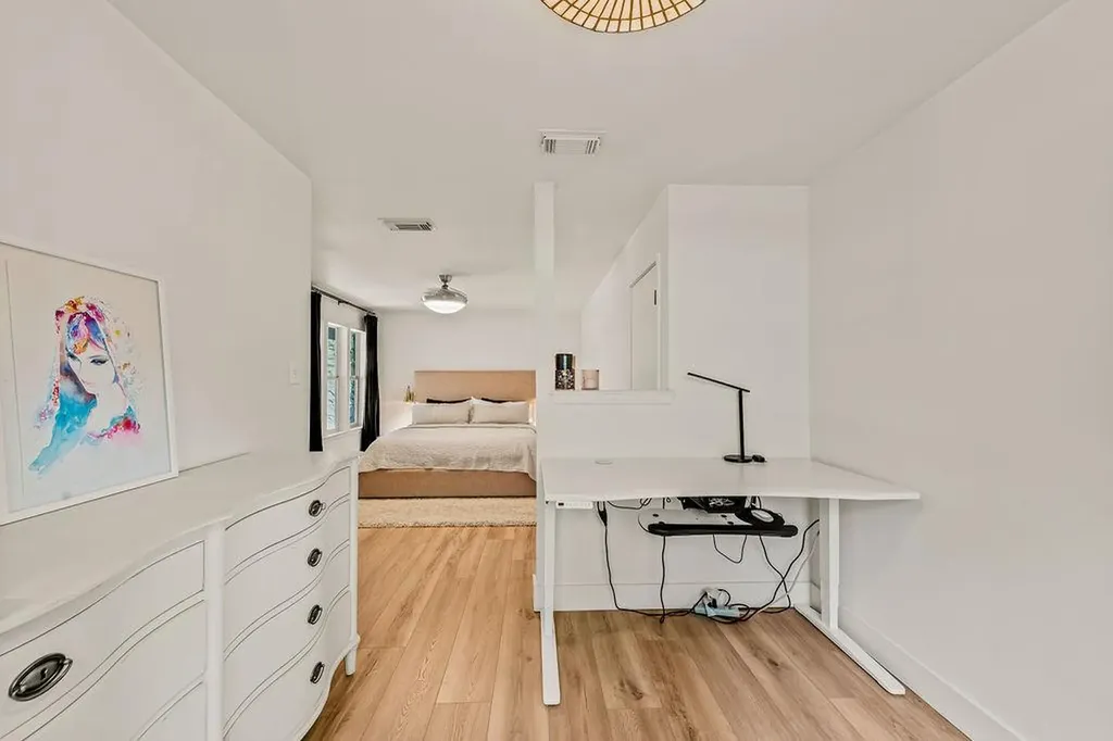 12002 Saxony Lane Austin TX 78727