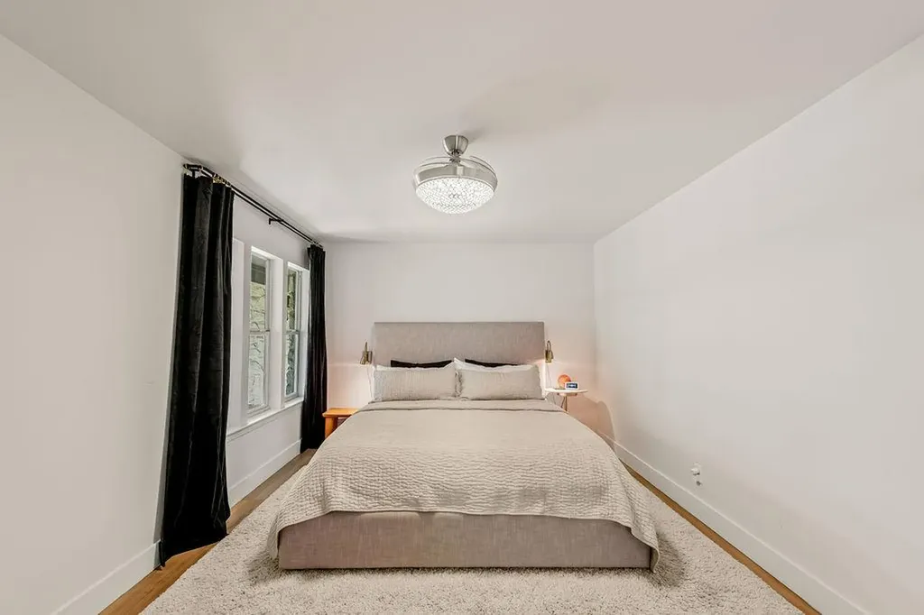 12002 Saxony Lane Austin TX 78727