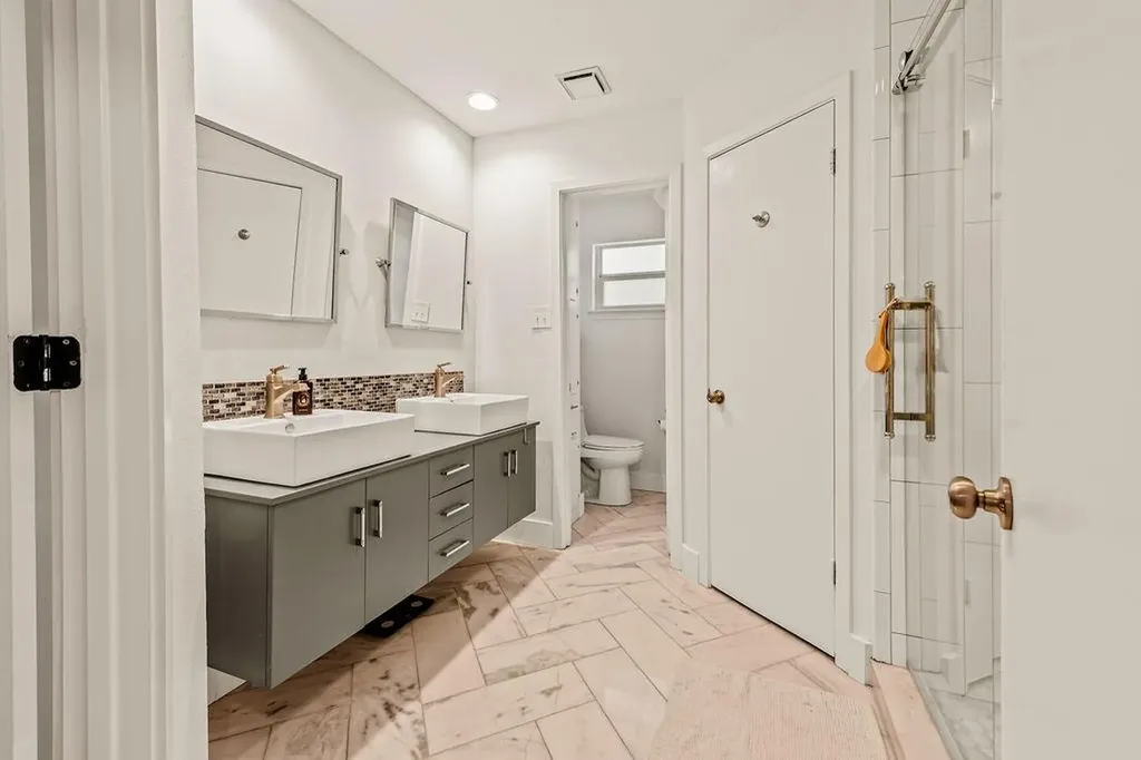 12002 Saxony Lane Austin TX 78727