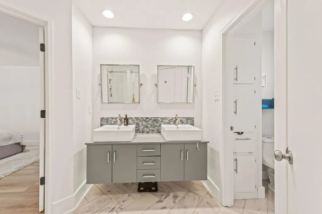 12002 Saxony Lane Austin TX 78727