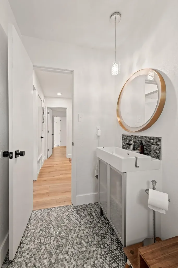 12002 Saxony Lane Austin TX 78727