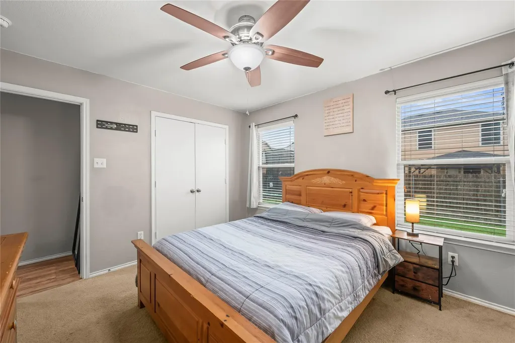 715 Estes Park Taylor TX 76574