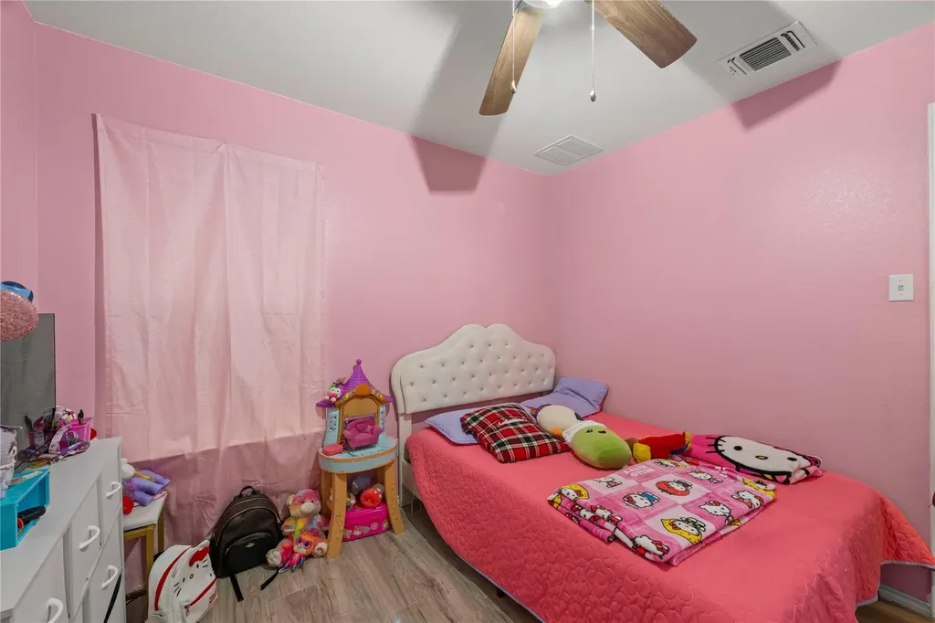 715 Estes Park Taylor TX 76574