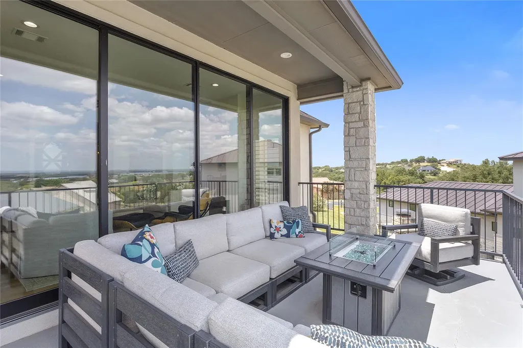207 Florentine Horseshoe Bay TX 78657