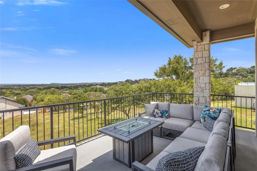 207 Florentine Horseshoe Bay TX 78657