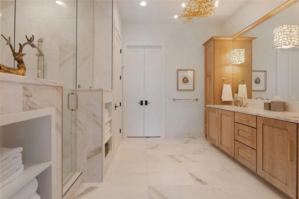 207 Florentine Horseshoe Bay TX 78657