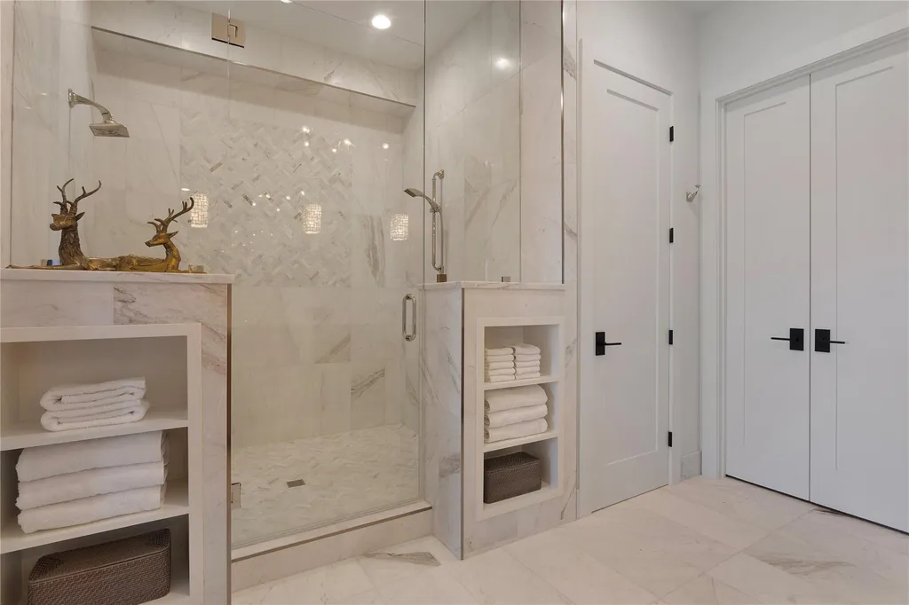 207 Florentine Horseshoe Bay TX 78657