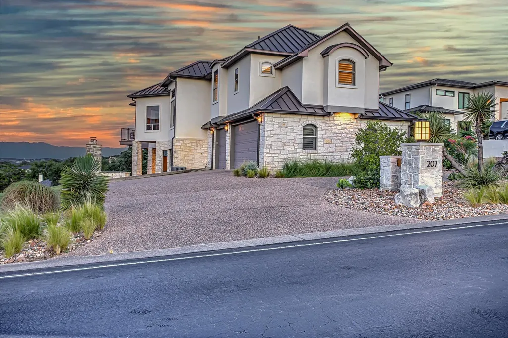 207 Florentine Horseshoe Bay TX 78657