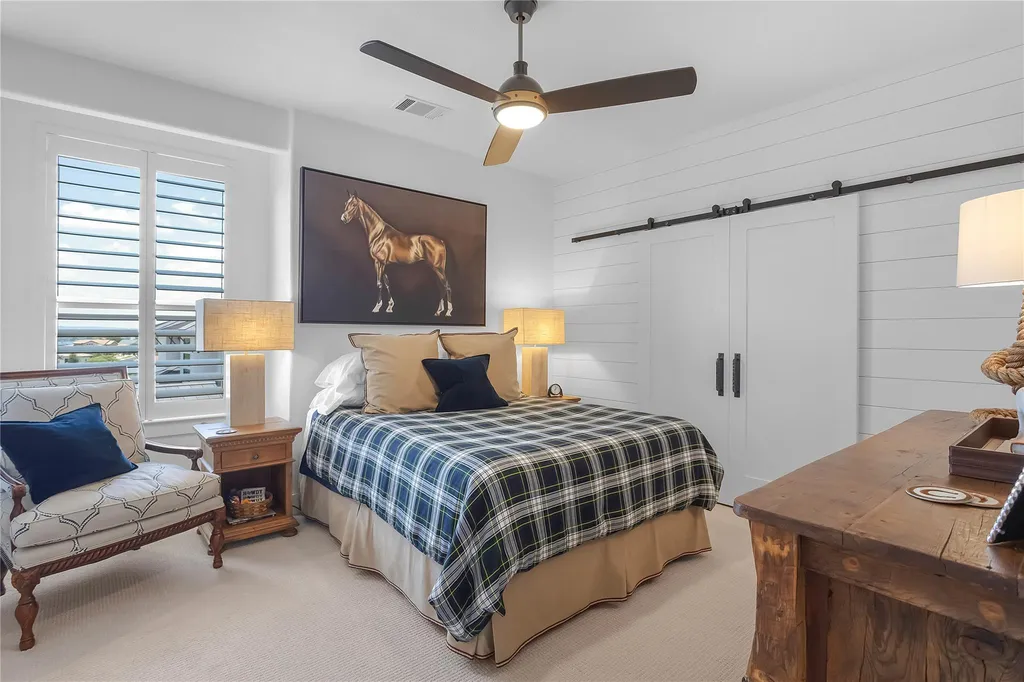 207 Florentine Horseshoe Bay TX 78657