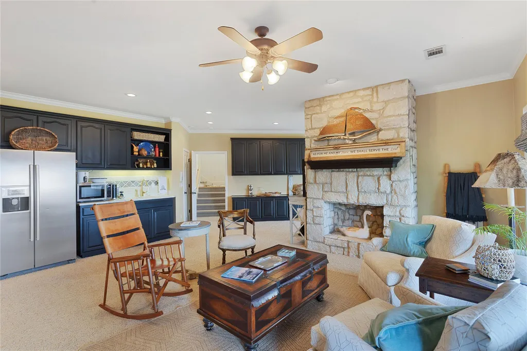 207 Florentine Horseshoe Bay TX 78657