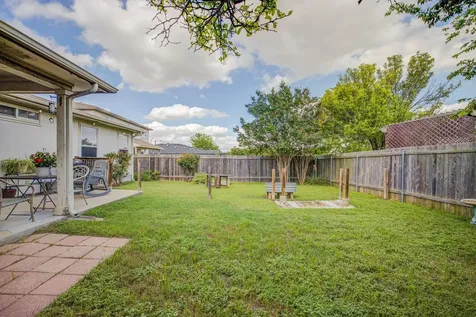 202 Mccarthur Drive Leander TX 78641