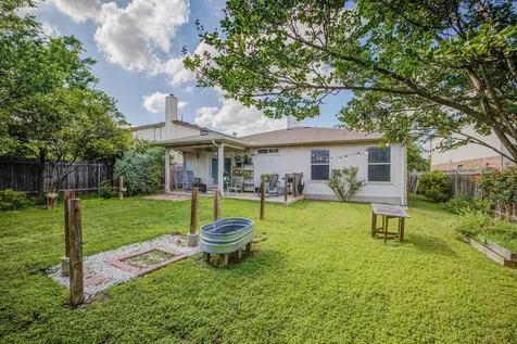 202 Mccarthur Drive Leander TX 78641