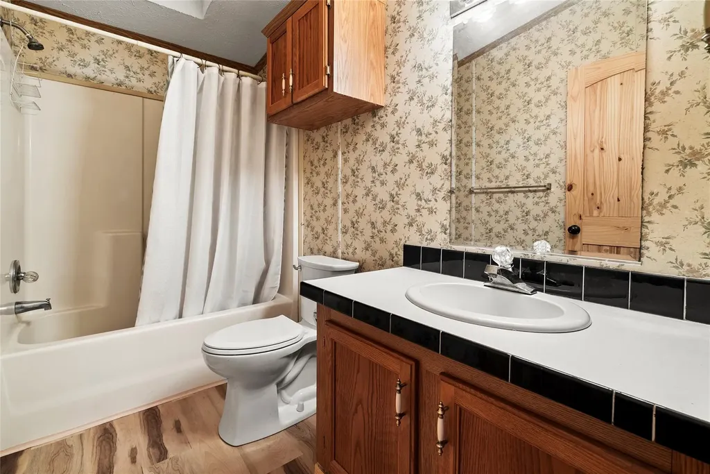820 County Road 454 Taylor TX 78615
