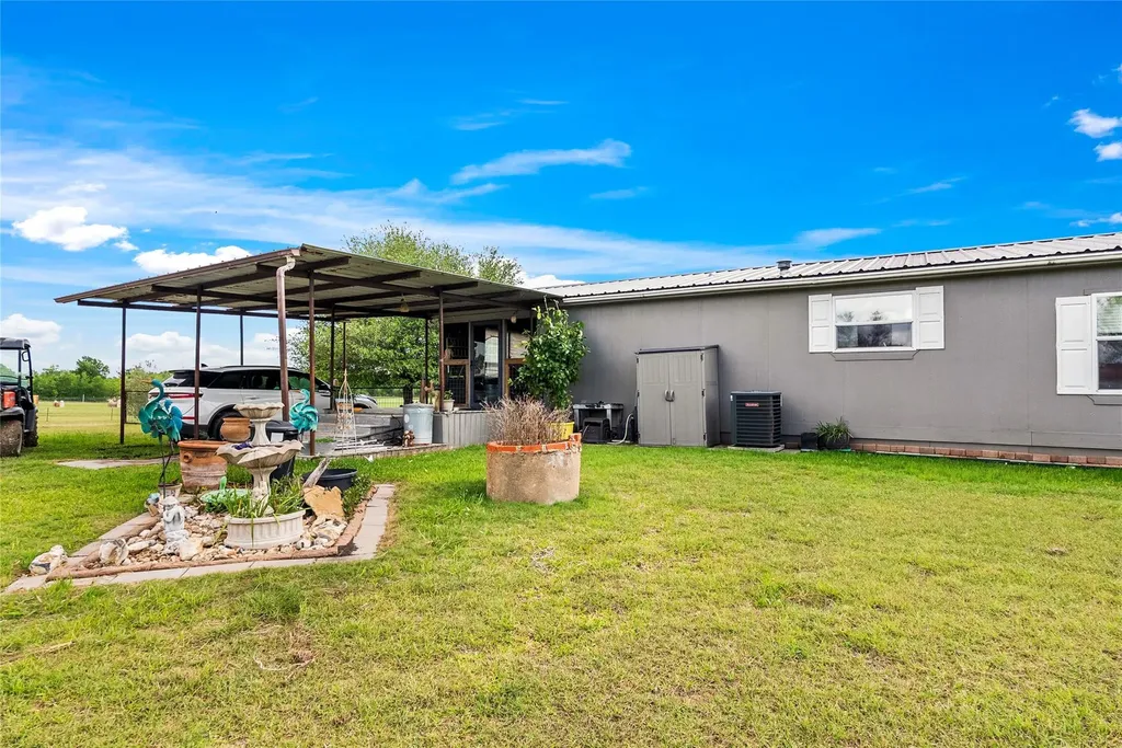 820 County Road 454 Taylor TX 78615