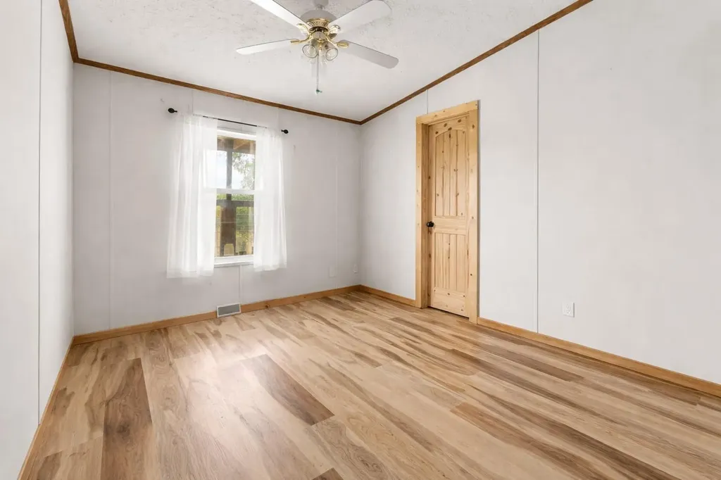820 County Road 454 Taylor TX 78615