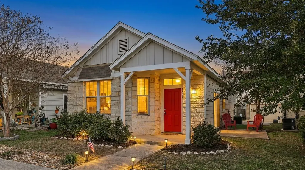 1524 Sanders Kyle TX 78640